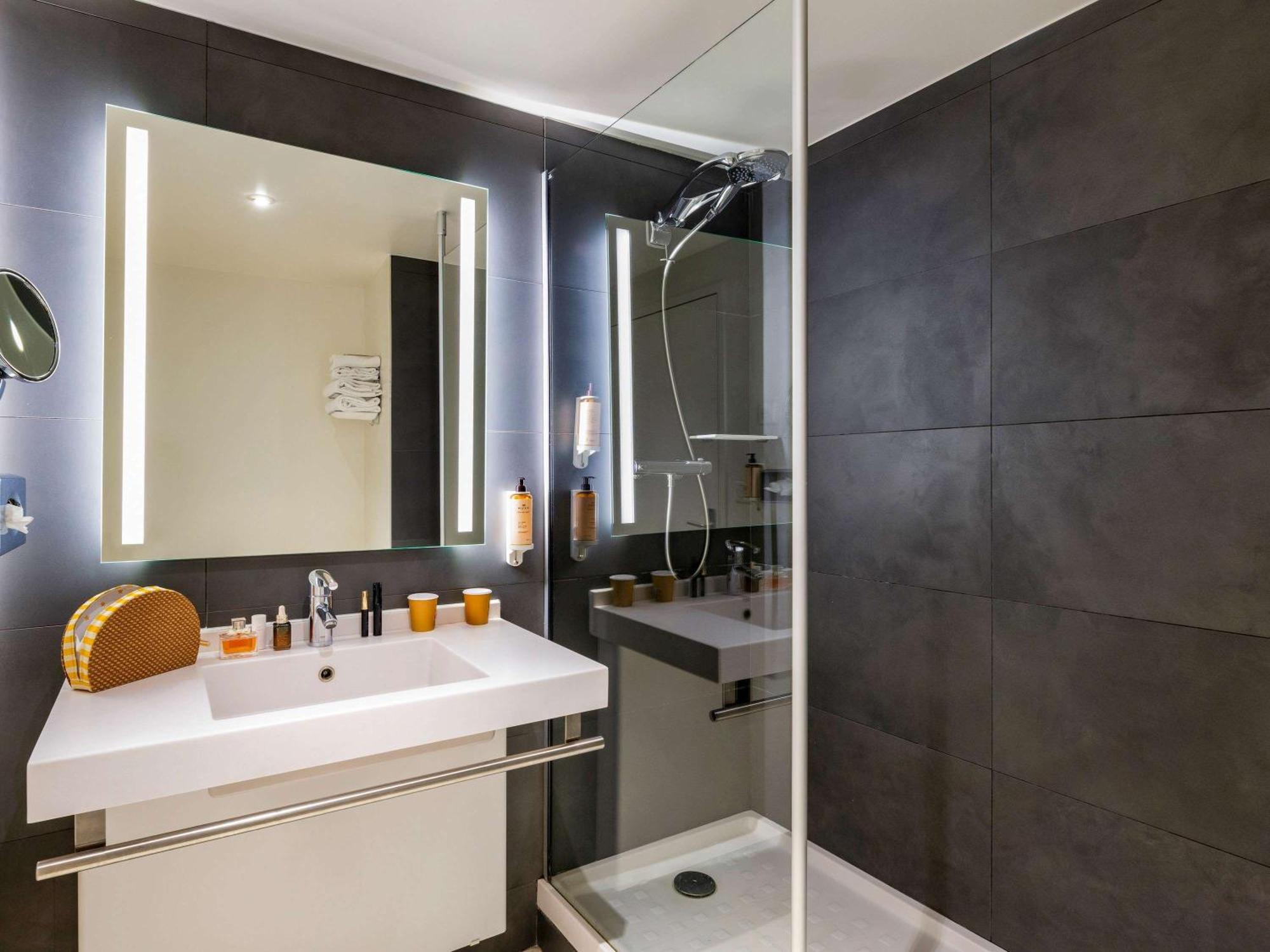 Hotel Mercure Lyon Centre Lumiere Екстериор снимка