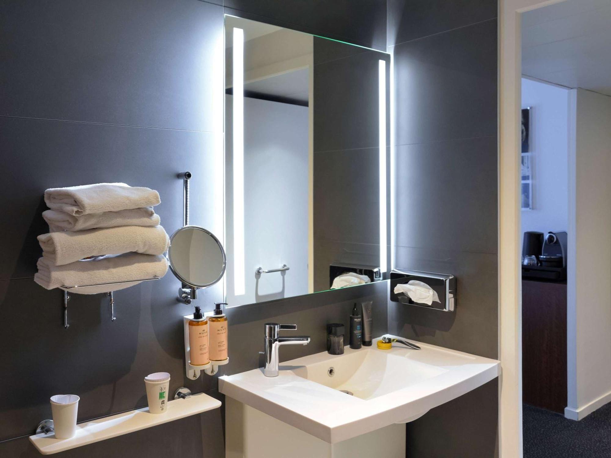 Hotel Mercure Lyon Centre Lumiere Екстериор снимка