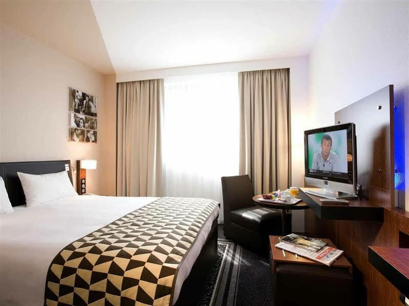Hotel Mercure Lyon Centre Lumiere Екстериор снимка